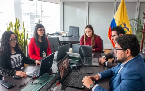 Representantes de Ecuador en la reunión virtual con República Dominicana.