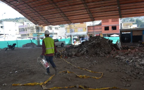 Los trabajos de la Plaza Primero de Mayo se extienden hasta agosto.