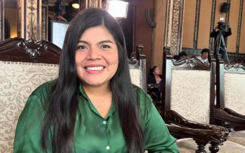 La concejala Emily Vera acudió a la clínica y advirtió sobre el deterioro de la salud del alcalde Aquiles Álvarez durante su permanencia en prisión