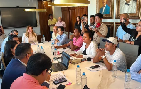 A las 16:30 se instaló la sesión extraordinaria para tratar la licencia solicitada por el alcalde Darío Macas.