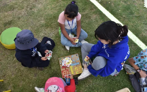Solo en los vacacionales, más de 30 niños aprenden magia, danza y otras actividades.