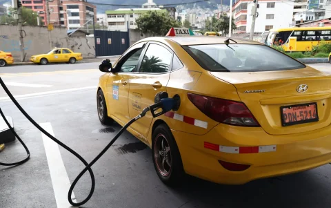 En Ecuador, el precio de las gasolina se actualiza el 12 de cada mes.
