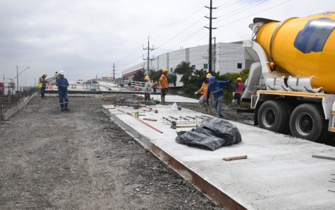 El Municipio de Guayaquil habilitará el primer cuerpo del paso elevado de la avenida del Bombero.