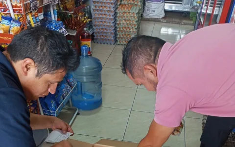Edison Toaza convirtió una idea nacida durante la pandemia en La Gran Fructa, una empresa quiteña de granolas y frutas deshidratadas.