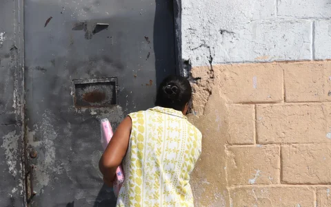 Padres de familia retiraron a sus hijos de la escuela tras las amenazas.