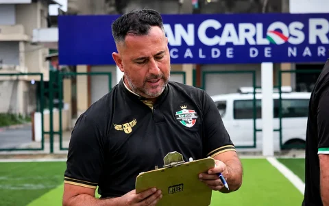 Carlos Loor durante una jornada de trabajo en su función como coordinador deportivo.