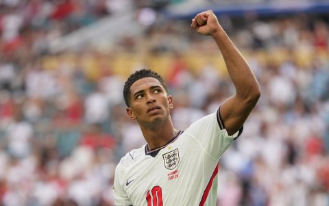 Jude Bellingham anotó los dos goles de la Selección de Inglaterra.