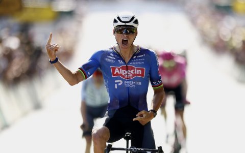 El neerlandés Mathieu van der Poel se impuso este domingo en la novena etapa del Tour de Francia.