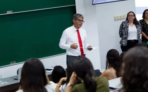 El Ministerio de Educación contratará docentes para cubrir vacantes en planteles fiscales y fiscomisionales.