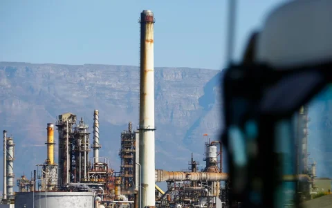 Refinería de Chevron en Ciudad del Cabo en Sudáfrica.