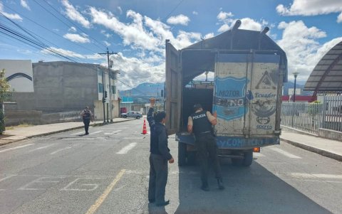 El control también es para evitar el traslado de madera y de animales mediante contrabando.