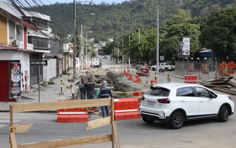 Los trabajos ya se realizan en la calle de Miraflores.