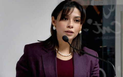 La presidenta del Consejo de la Judicatura, Mercedes Caicedo, impulsa la designación de jueces temporales en Ecuador.