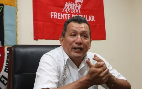 El precandidato plantea reducir 50 % los peajes para financiar obras y atender a agricultores del Guayas.