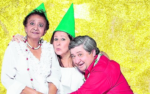 OBRA DE TEARO RODOLFO EL RENO YA NO VIVE AQUI CON AZUCENA MORA, PRISCA BUSTAMANTE Y MIMO CAVA.