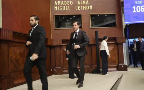 Esteban Torres e s el presidente encargado de la Asamblea Nacional.