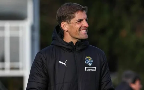 Robert Moreno, el entrenador español que fue acusado de usar ChatGPT para armar las alineaciones en Sochi de Rusia.