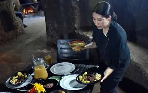 Las cuevas cuentan la historia de la familia y la cocina termina de darle sentido al recorrido en este singular sitio turístico de Tumbaco.