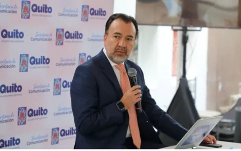 El alcalde Pabel Muñoz ha manifestado su molestia por haber sido denunciado ante el TCE, junto con Diego Garrido.
