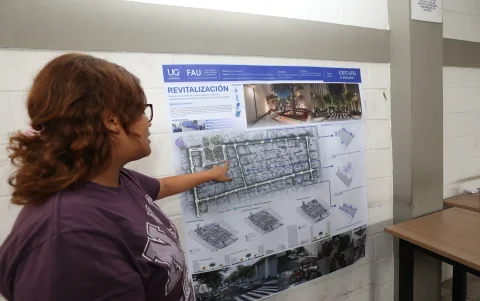 Kerlly Coello, autora del diseño y estudiante de Arquitectura de la Universidad de Guayaquil, expuso el proyecto.