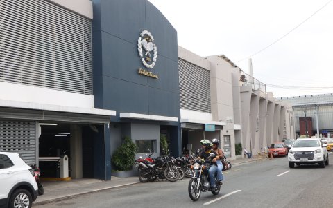Fachada de la sede centro.