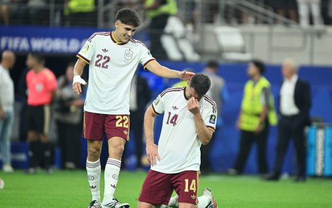 Cubarsí y Laporte son los defensa titulares de la Selección de España.