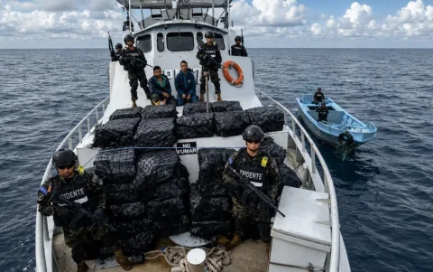 Dos ecuatorianos fueron detenidos el 17 de julio con 1,36 toneladas de cocaína en El Salvador.
