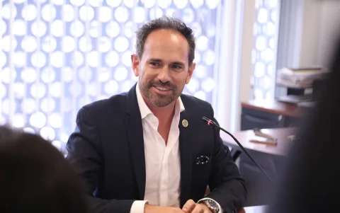 Alejandro Campos, director regional para el Caribe, Bermuda y América Latina de Crime Stoppers International, expuso recomendaciones para fortalecer la ley contra el reclutamiento de menores.