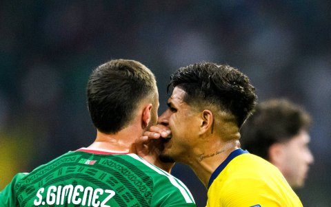 Piero Hincapié fue expulsado en el juego de Ecuador ante México.