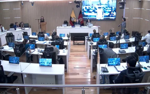 El Concejo Metropolitano de Quito está integrado por 21 ediles más el alcalde.