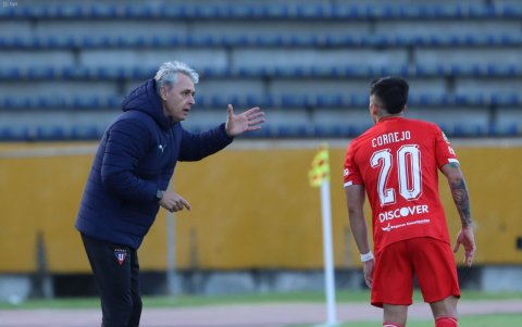 Tiago Nunes (i) dirigió a Liga de Quito durante poco más de un año, desde su presentación oficial en junio de 2025 hasta el 16 de julio de 2026,