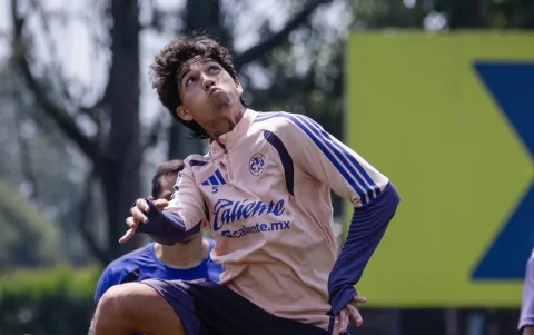Plantilla del Club América durante una sesión de entrenamiento previa al inicio de la nueva temporada.