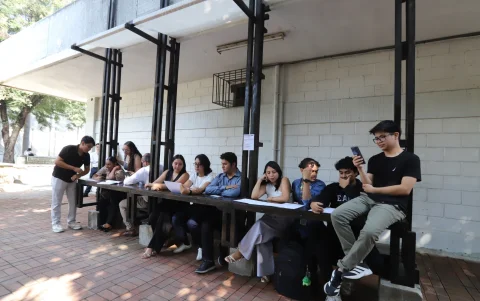 La estructura fue desarrollada por estudiantes de sexto semestre de Arquitectura como parte de un ejercicio de experimentación arquitectónica.