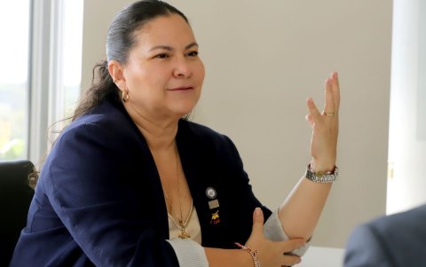 Desde la ingeniería hasta el rectorado de la ESPOL, Cecilia Paredes ha construido una carrera marcada por la educación, la equidad y la apertura de espacios para más mujeres.
