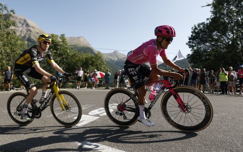 Richard Carapaz dominó la etapa 18 del Tour de Francia 2026.