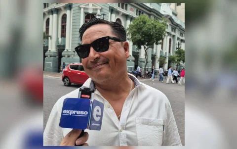 Estalín Delgado, capitán de lancha, entrevistado en Guayaquil, durante el especial sobre los titulares soñados para 2079.