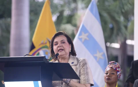 María Leticia Ortega de Moral agradeció el reconocimiento otorgado por la Asamblea Nacional durante la sesión solemne.