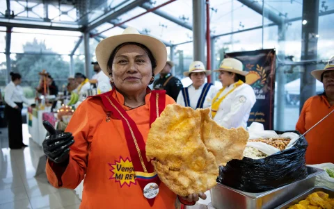 El Hueca Fest 2026 fue presentado en el Itchimbía y buscará un Récord Guinness con la venta de platos tradicionales ecuatorianos en Quito.