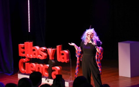 El Teatro Centro de Arte acogió una jornada donde la investigación salió de los laboratorios para dialogar con la ciudadanía mediante un formato innovador inspirado en el humor y la narración.