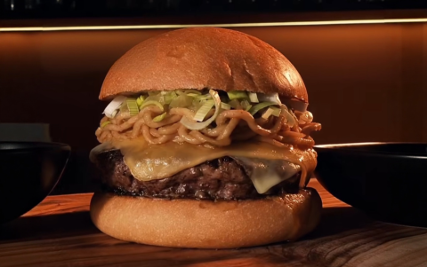 Naru, la hamburguesa con la que Renatto González conquistó la categoría Autor del Burger Show 2026.