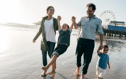 Miles de ecuatorianos aprovechan los feriados nacionales para realizar turismo interno y actividades familiares.