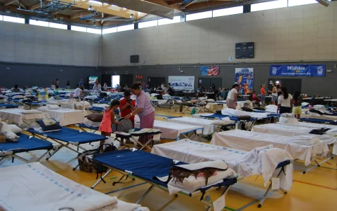 La localidad madrileña de Móstoles se ha convertido en uno de los municipios que está atendiendo a un mayor número de personas evacuadas.