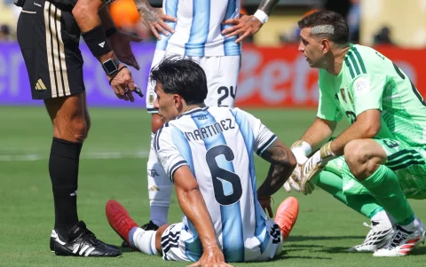 El defensa Lisandro Martinez en el partido de la final del Mundial de la FIFA 2026 entre España y Argentina.