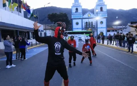 Las danzas tradicionales de Penipe reflejan la identidad de las comunidades que forman parte del Geoparque Volcán Tungurahua.