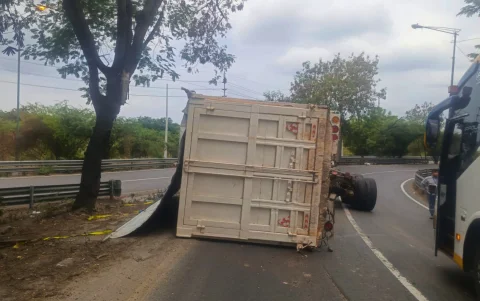 Los accidentes con tráileres y contenedores han generado reclamos ciudadanos por mayores controles y medidas de seguridad.
