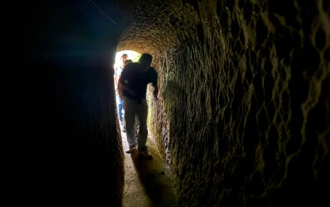 Las entrañas del Casitagua forman parte del recorrido de PomasQuinde y ofrecen un espacio de reflexión y conexión con la naturaleza.
