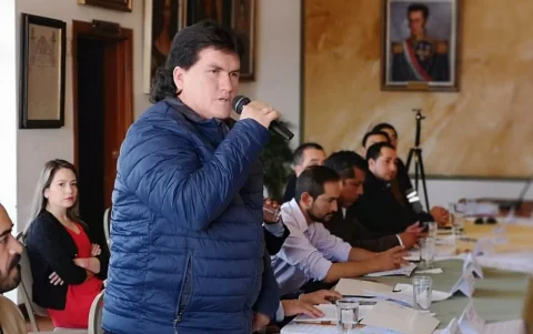 Fiscalía vincula a Elías Baldor Bermeo con minería ilegal y presuntos nexos con Los Lobos.