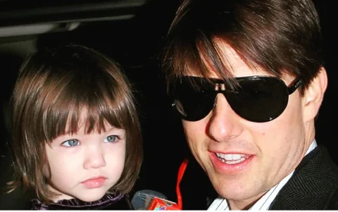 Suri Cruise junto a su padre, Tom Cruise.