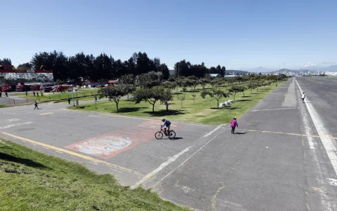 l proyecto vial incluirá cuatro carriles, ciclovía, boulevard y parterre central para fortalecer la conectividad del parque Bicentenario en Quito