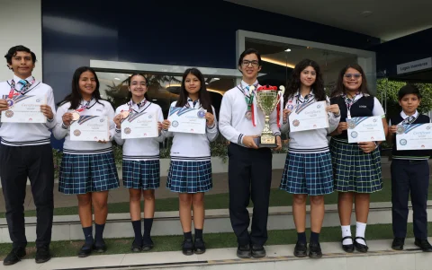 La delegación de Logos Academy obtuvo medallas, menciones y el premio al mejor puntaje del equipo ecuatoriano en World Mathematics Invitational (WMI).